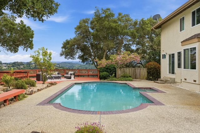 65 Falkirk Lane, Hillsborough, CA 94010