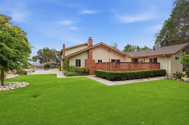 65 Falkirk Lane, Hillsborough, CA 94010