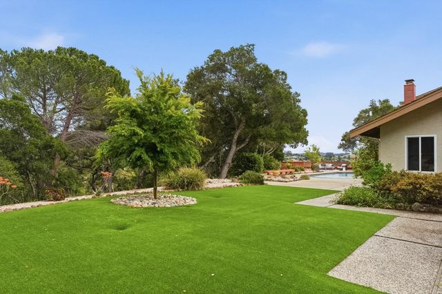 65 Falkirk Lane, Hillsborough, CA 94010