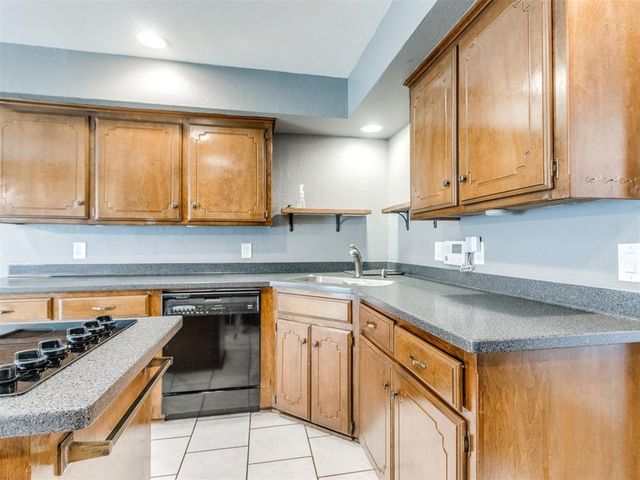 2901 Summer Set Trail, Edmond, OK 73012