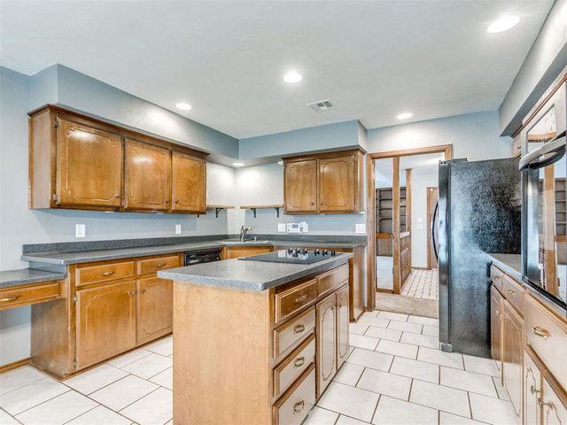 2901 Summer Set Trail, Edmond, OK 73012