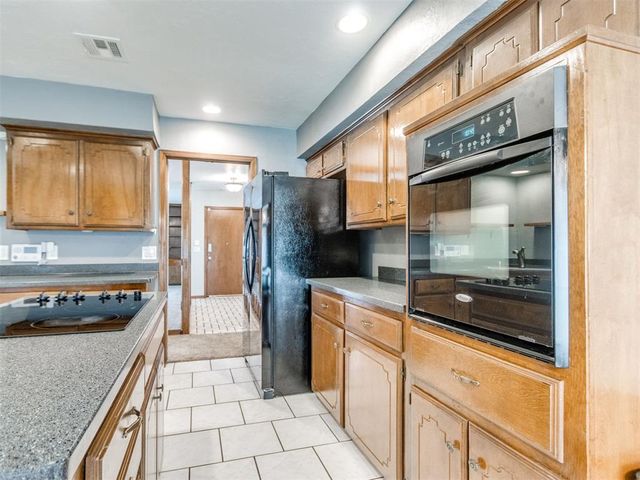 2901 Summer Set Trail, Edmond, OK 73012