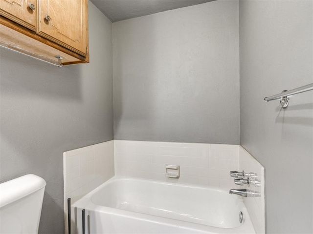 2901 Summer Set Trail, Edmond, OK 73012