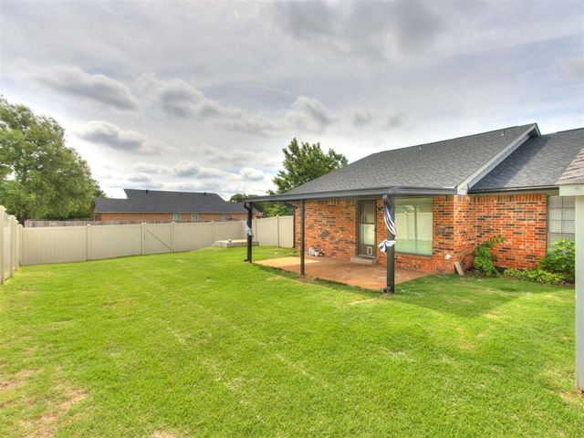 2901 Summer Set Trail, Edmond, OK 73012