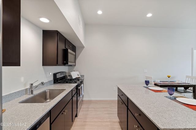 1881 S Poetry Lane, Tucson, AZ 85711