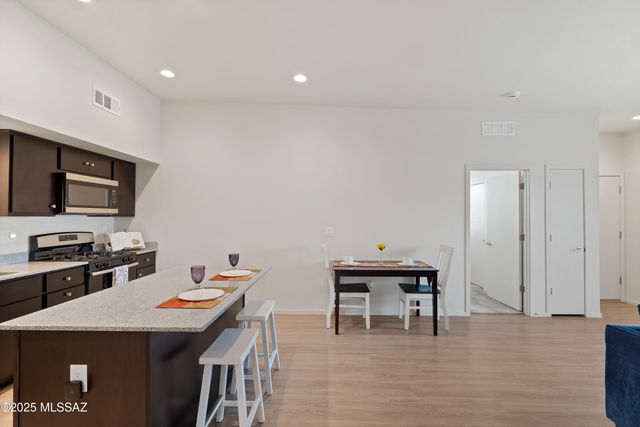 1881 S Poetry Lane, Tucson, AZ 85711