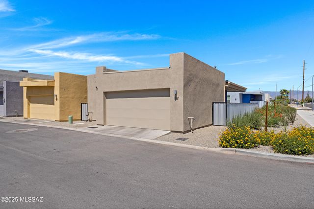 1881 S Poetry Lane, Tucson, AZ 85711