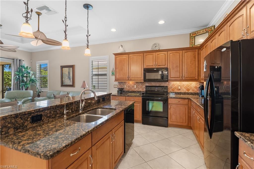 10428 Materita DR, FORT MYERS, FL 33913 — photo 2