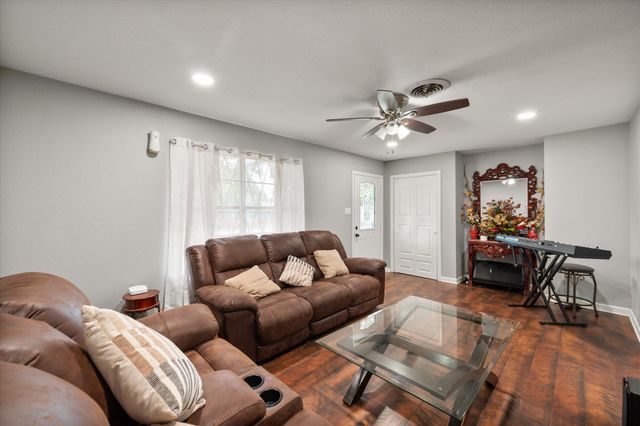 201 Hardy Avenue, Corsicana, TX 75110