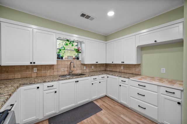 201 Hardy Avenue, Corsicana, TX 75110