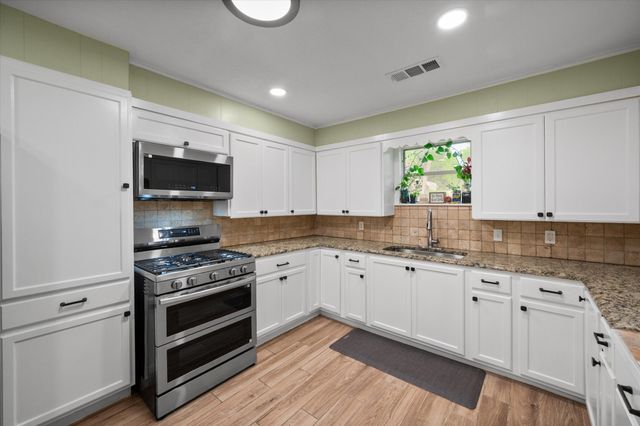 201 Hardy Avenue, Corsicana, TX 75110