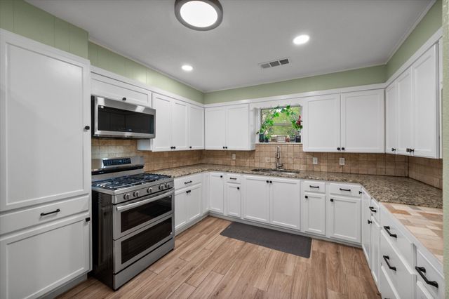 201 Hardy Avenue, Corsicana, TX 75110