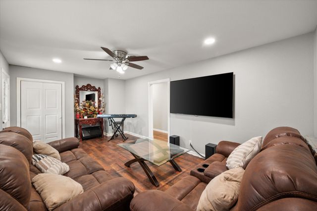 201 Hardy Avenue, Corsicana, TX 75110