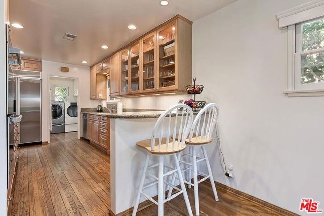 6910 Cantaloupe Avenue, Van Nuys, CA 91405