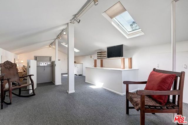 6910 Cantaloupe Avenue, Van Nuys, CA 91405