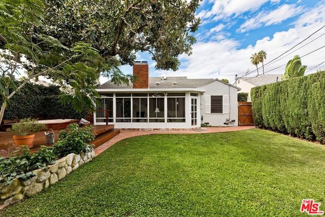 6910 Cantaloupe Avenue, Van Nuys, CA 91405