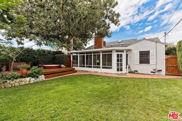 6910 Cantaloupe Avenue, Van Nuys, CA 91405