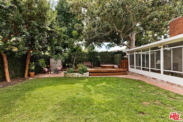 6910 Cantaloupe Avenue, Van Nuys, CA 91405