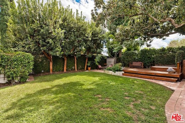 6910 Cantaloupe Avenue, Van Nuys, CA 91405