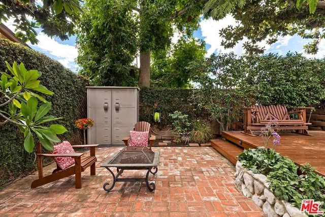 6910 Cantaloupe Avenue, Van Nuys, CA 91405