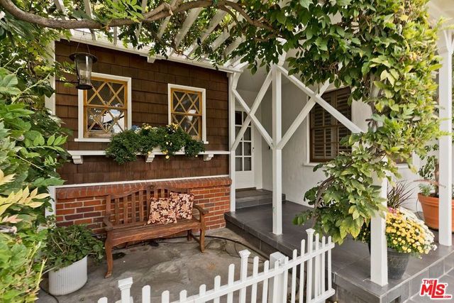 6910 Cantaloupe Avenue, Van Nuys, CA 91405