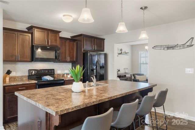 876 Newfound Hollow Drive, Charlotte, NC 28214