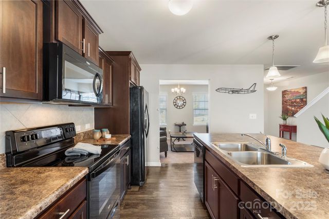 876 Newfound Hollow Drive, Charlotte, NC 28214