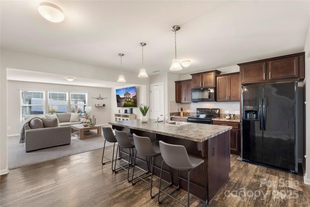 876 Newfound Hollow Drive, Charlotte, NC 28214