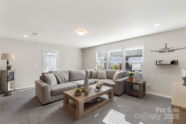 876 Newfound Hollow Drive, Charlotte, NC 28214