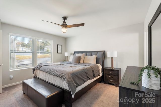 876 Newfound Hollow Drive, Charlotte, NC 28214