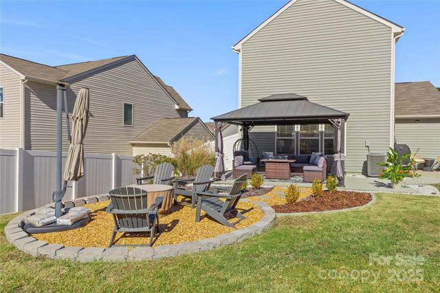 876 Newfound Hollow Drive, Charlotte, NC 28214