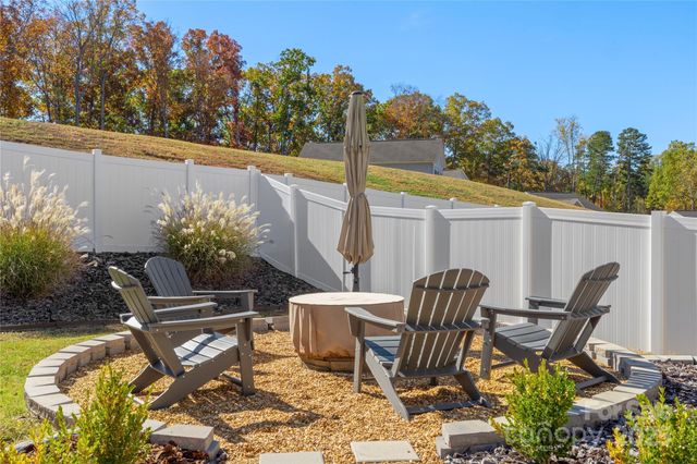 876 Newfound Hollow Drive, Charlotte, NC 28214