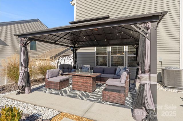 876 Newfound Hollow Drive, Charlotte, NC 28214