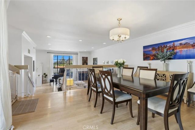 17106 Burbank, Encino, CA 91316