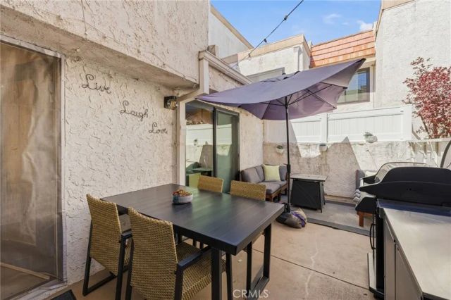 17106 Burbank, Encino, CA 91316