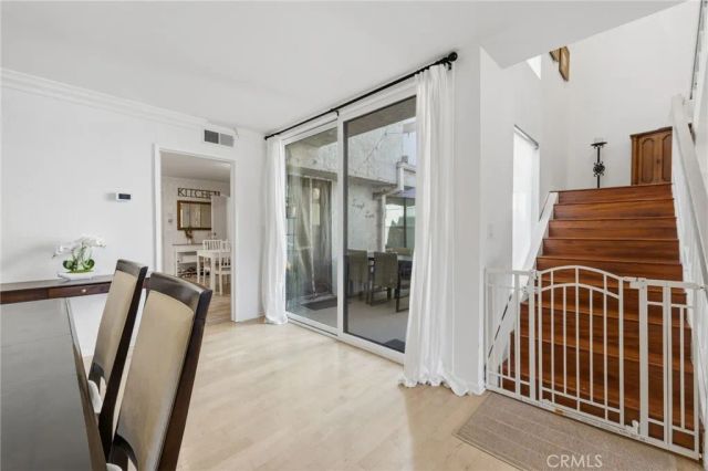 17106 Burbank, Encino, CA 91316