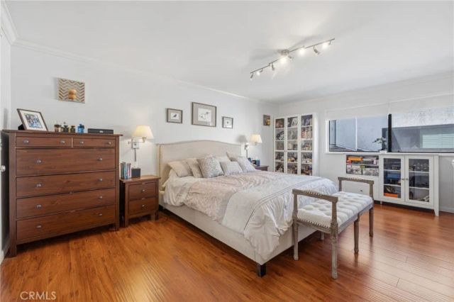 17106 Burbank, Encino, CA 91316