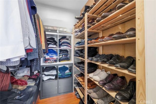 17106 Burbank, Encino, CA 91316