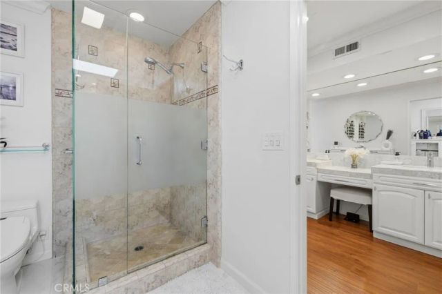 17106 Burbank, Encino, CA 91316