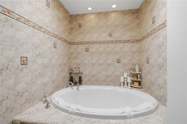 17106 Burbank, Encino, CA 91316