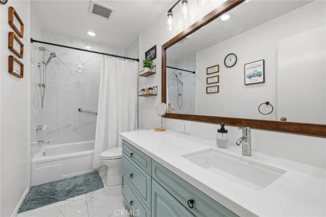 17106 Burbank, Encino, CA 91316