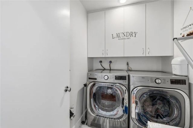17106 Burbank, Encino, CA 91316