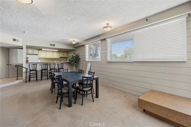 17106 Burbank, Encino, CA 91316