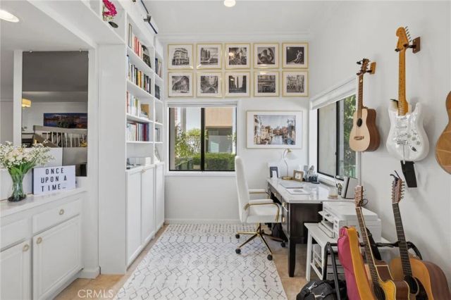 17106 Burbank, Encino, CA 91316