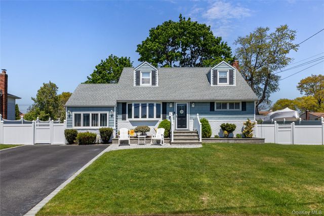 317 Oconnor Road, North Babylon, NY 11703