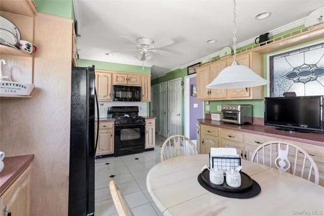 317 Oconnor Road, North Babylon, NY 11703