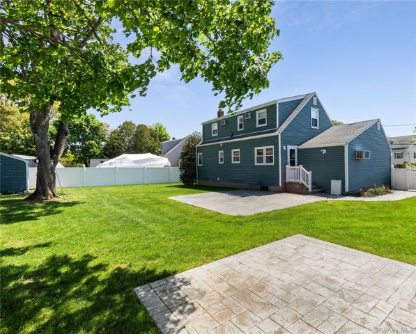 317 Oconnor Road, North Babylon, NY 11703
