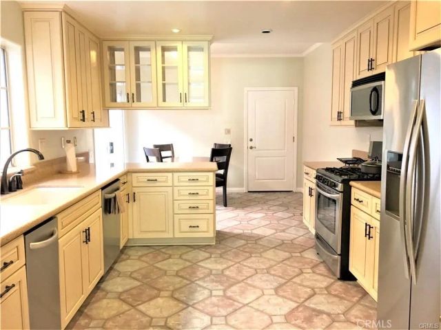 735 Alabama Street, Huntington Beach, CA 92648