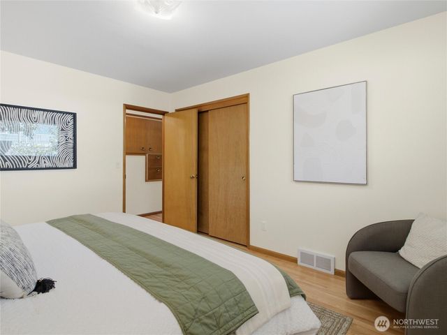 7305 Earl Avenue NW, Seattle, WA 98117