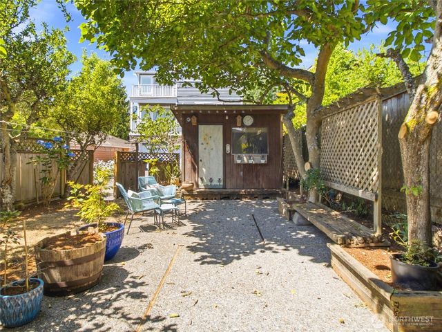 7305 Earl Avenue NW, Seattle, WA 98117